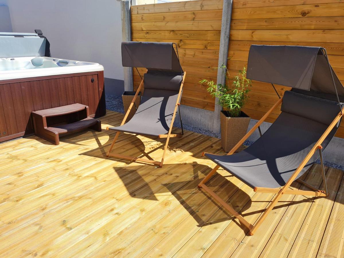 A Fleur De Spa : Maison Chaleureuse Avec Spa Privatif Et Billard. Coulogne Exteriér fotografie